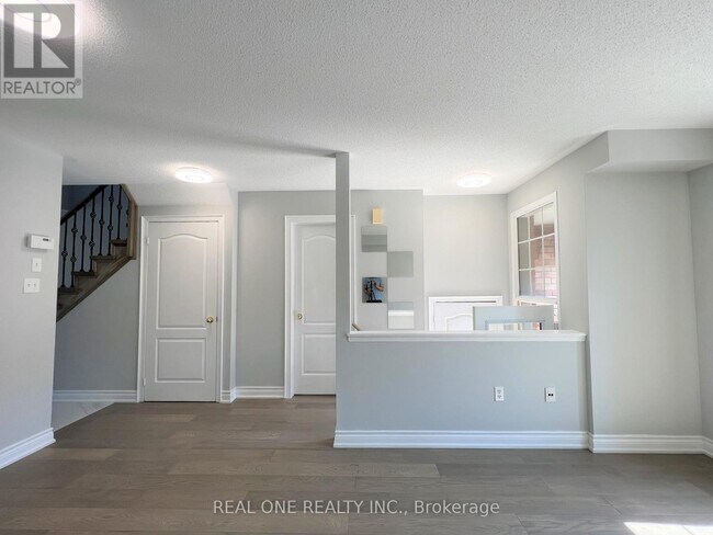 Photo - 5530 Glen Erin Dr