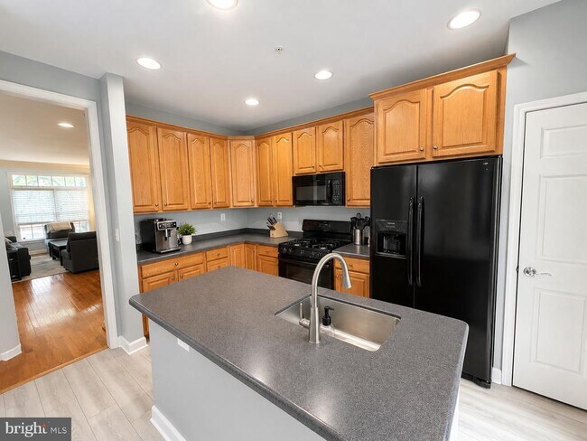 Photo - 506 Fallsgrove Dr