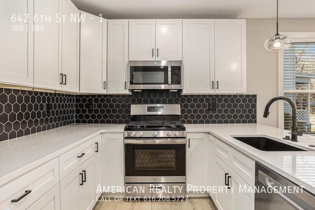 Photo - 642 6th St NW Unit 1