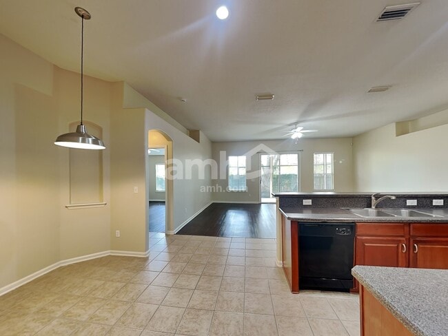 Photo - 633 Battlegate Ln