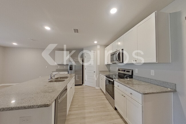 Photo - 4624 Malay Cir