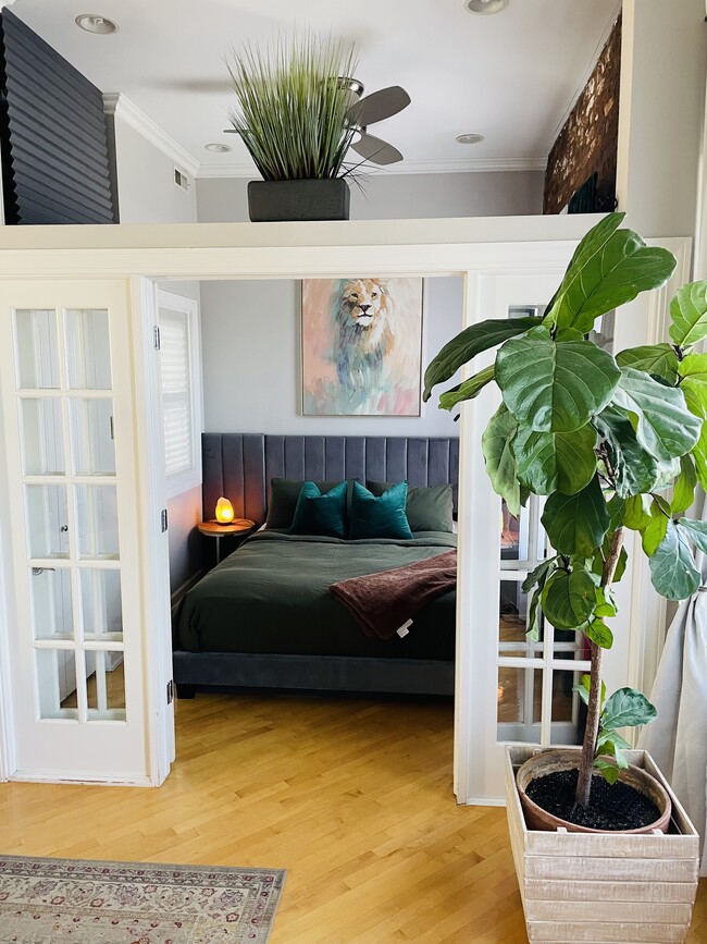 Bedroom - 1618 S Washtenaw Ave Unit 2