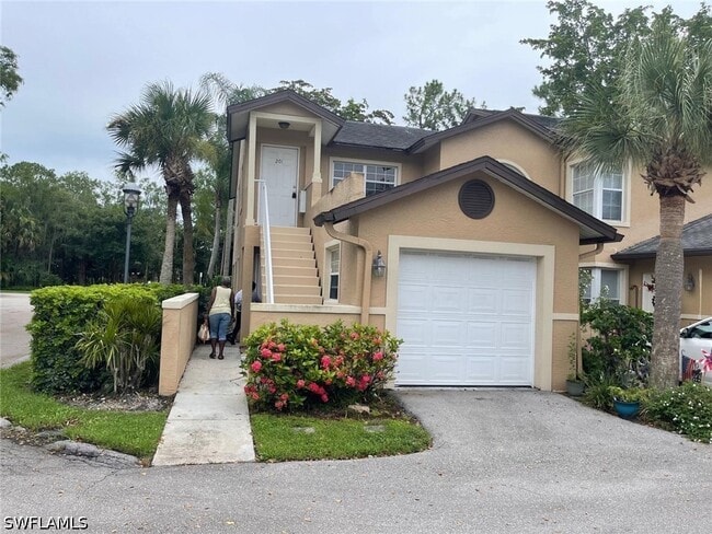 Building Photo - 9570 Crescent Garden Dr
