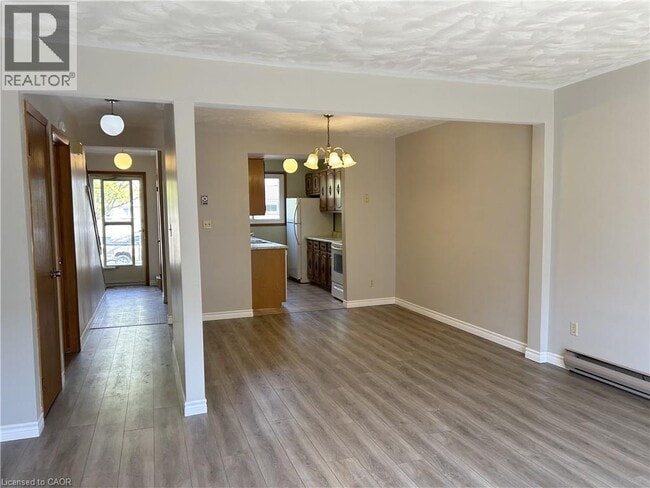 Photo - 10 Montclair Crescent