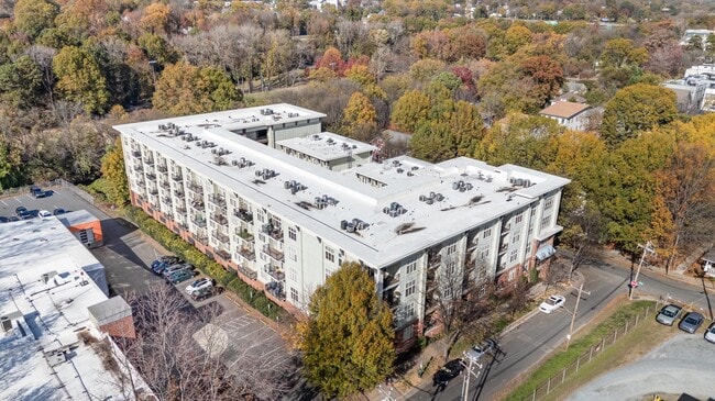 Photo - 1101 W 1st St