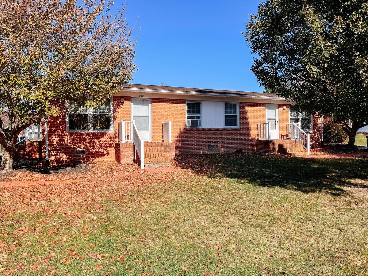 Photo - 920 Country Acres Rd