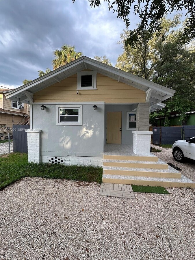 Photo - 8111 N 10th St