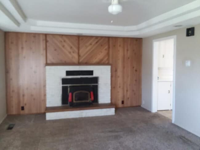 Photo - N. 24th Ave 2 bedroom House w/DOUBLE GARAGE!