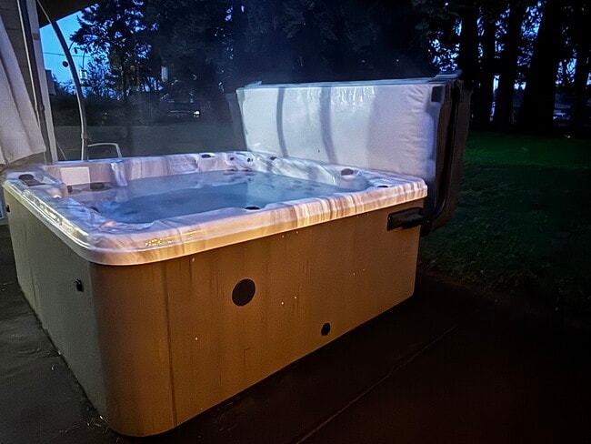 Hot Tub