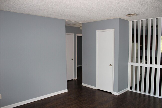 Photo - 5136 Westchase Ct