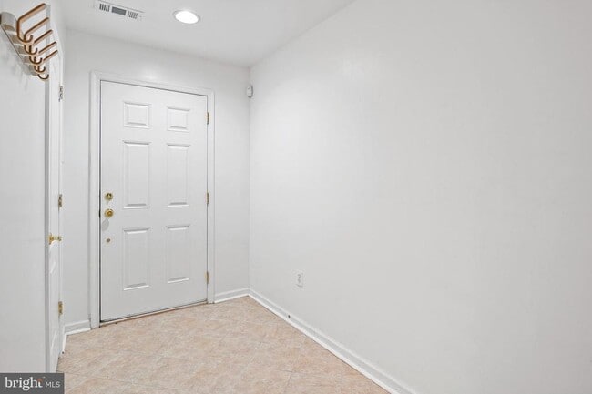 Building Photo - 10229 Brighton Ridge Way