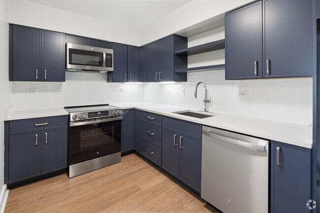 2BR, 2BA - 1,179SF - Kitchen