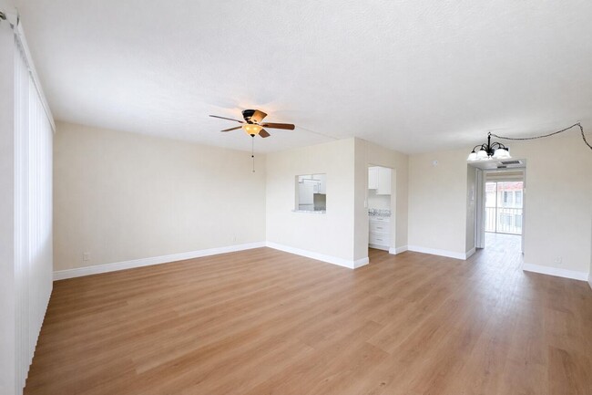 Photo - 700 Village Green Ct Unit 316