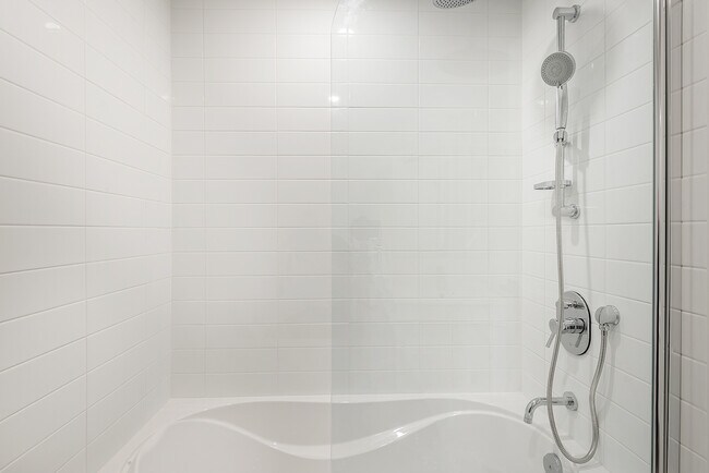 Photo - 6661 Cartier