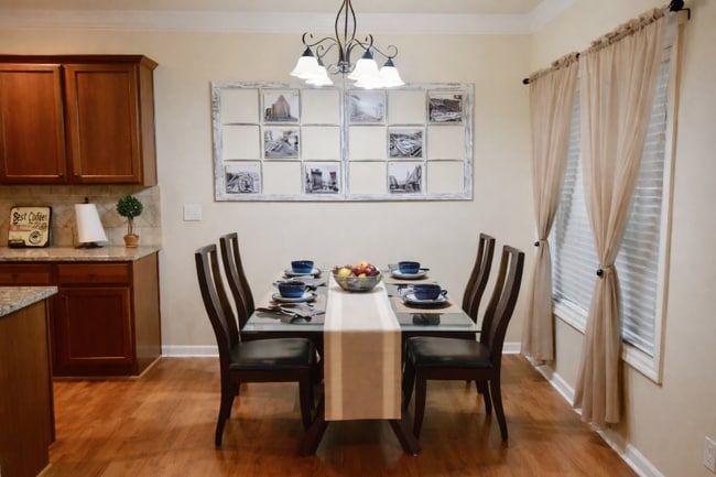 Photo - 5025 Hastings Terrace