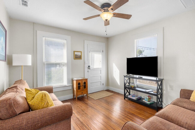 Photo - 318 Lytle St