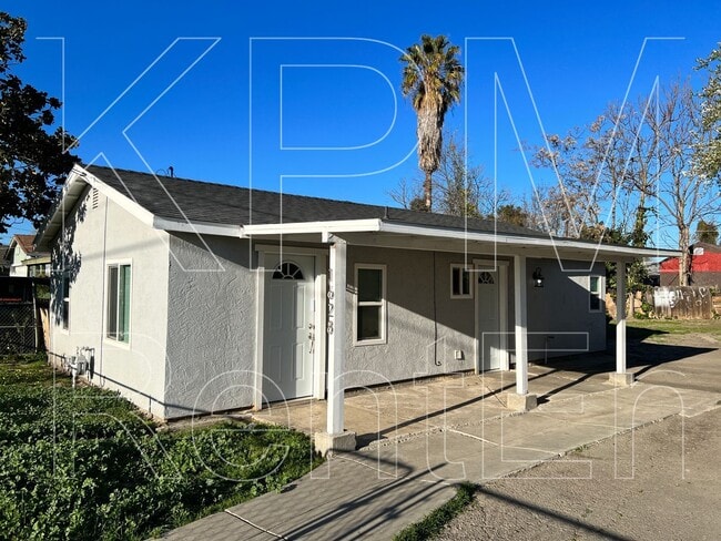 Building Photo - 1628 N Golden Gate Ave Rental