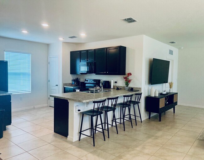 Photo - 514 Armoyan Wy