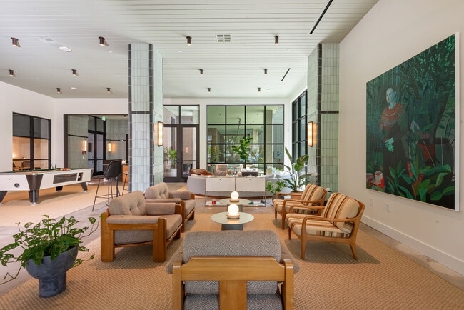 Building Photo - The Saint George