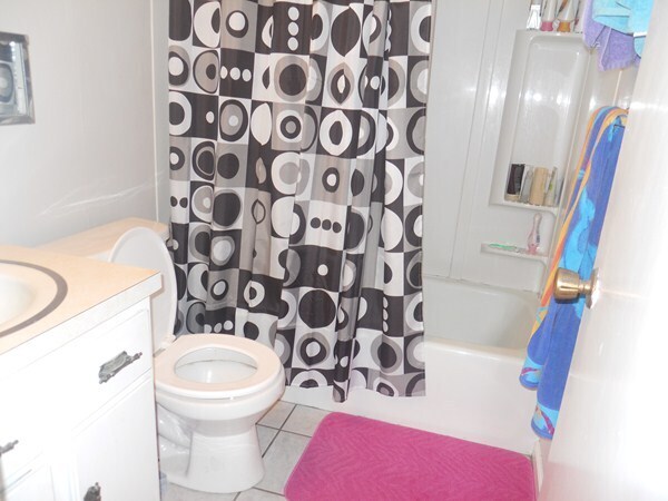 Bathroom - 1115 N 12th St Unit 5