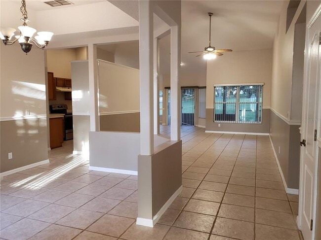 1612 Sweetwater W Cir