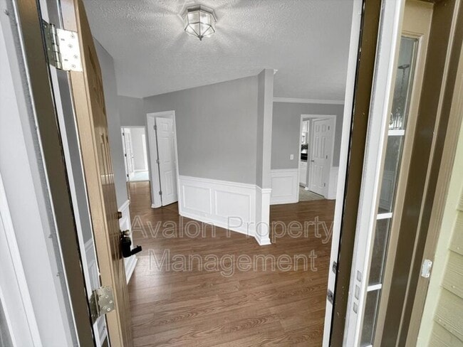 Photo - 1926 Leacroft Ct