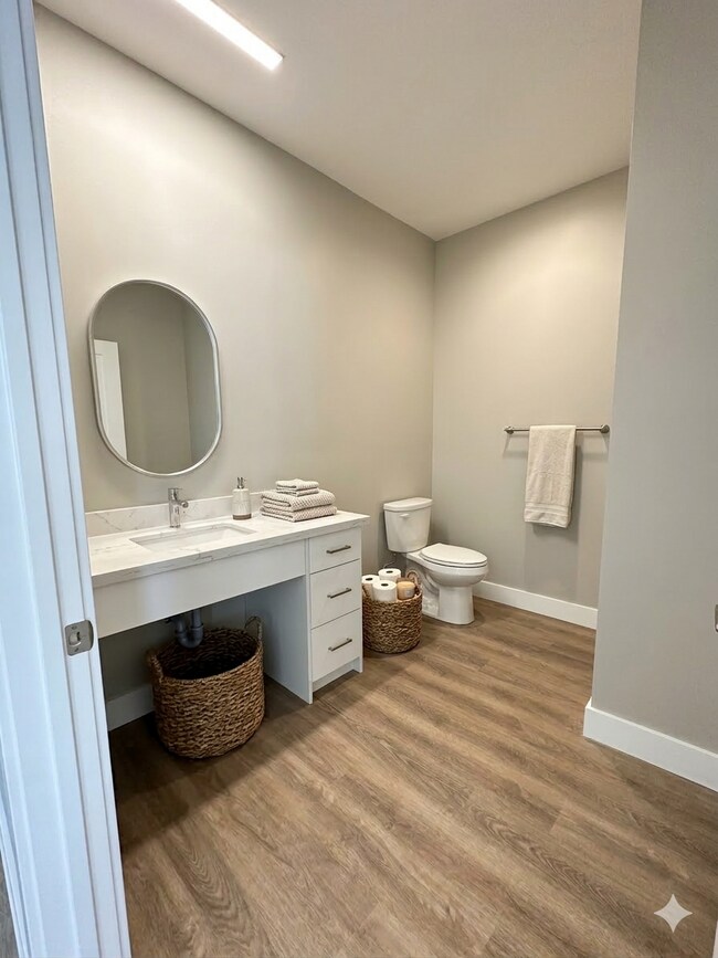 Photo - Unit B2 - 199 Pine Street Tay Ontario L0K 2C0 Unité B2