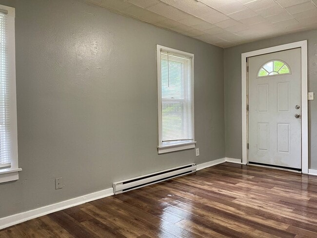Darling 2 Bedroom 1 Bathroom Home in Minne... - Darling 2 Bedroom 1 Bathroom Home in Minne...
