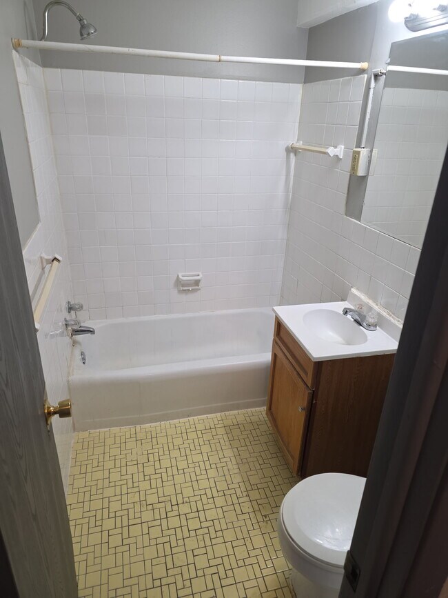 Photo - 6017 Bass Lake Rd