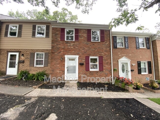Building Photo - 531 Olde Greenwich Cir Rental