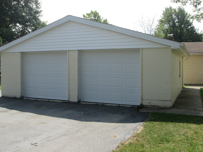 Photo - 2433 Bainbridge Ave