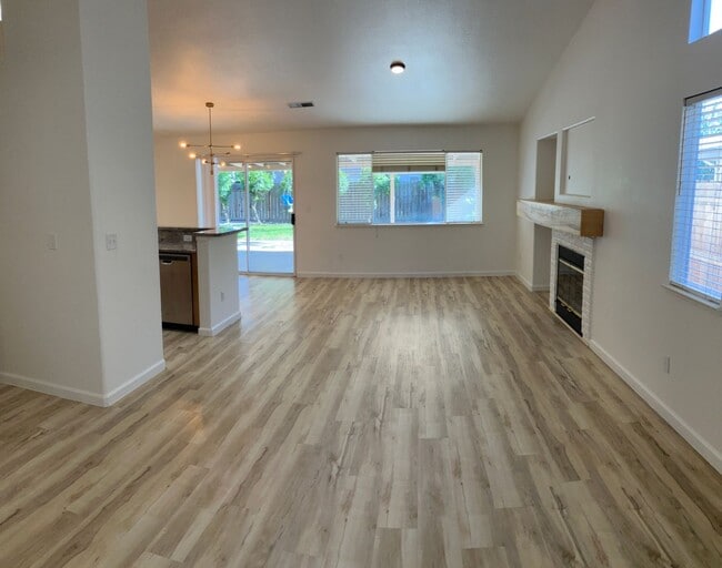 Photo - 5200 Dunham Ct