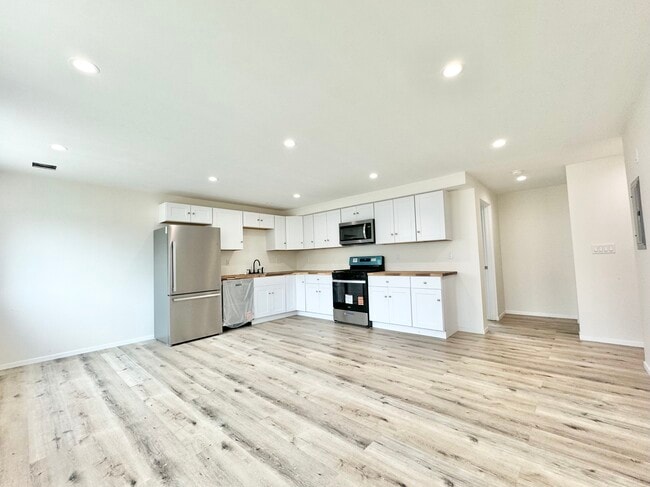 Photo - 14615 Gilmore St Unidad 1