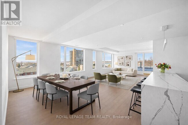 Photo - 398 Roosevelt Ave