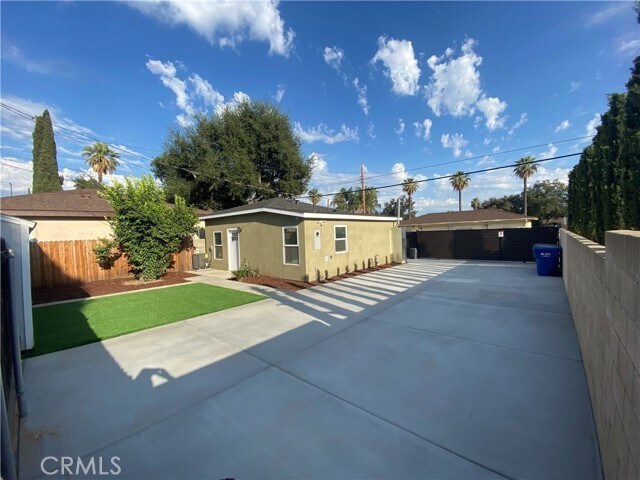 Photo - 254 E Dexter St Townhome