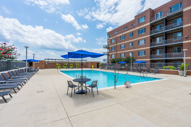 Building Photo - Vantage Mosaic Rental