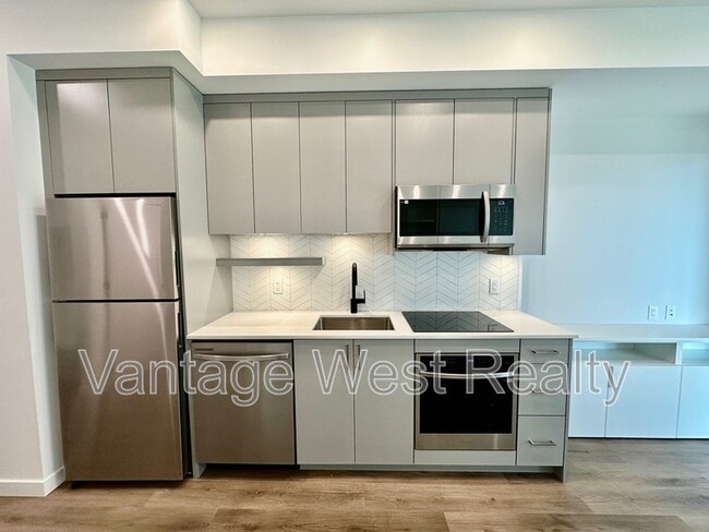 Photo - 1274-1274 Devonshire Ave