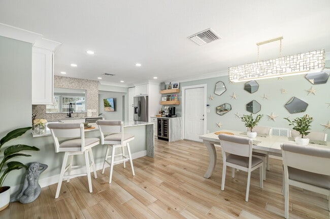 Photo - 3719 118th St W