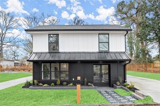 Building Photo - 1552 N Ellington St SE