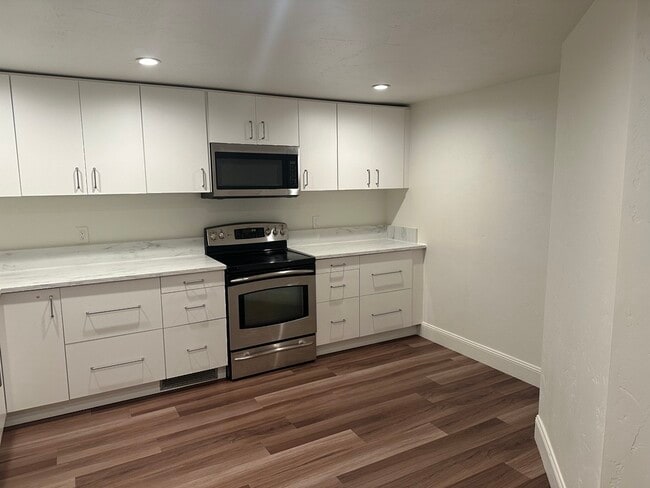 2511 N 180 W Unidad In-Law-Basement