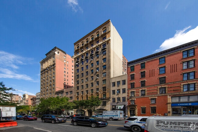 105 W 72nd St New York, NY 10023 - 105 W 72nd St