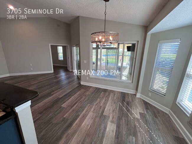 Photo - 3705 Seminole Dr