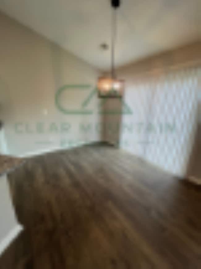 Photo - Move-in Special! Limited-Time Leasing Offe... Unidad 4 CC