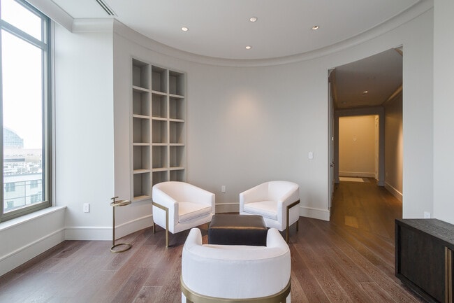 Photo - 3376 Peachtree Rd