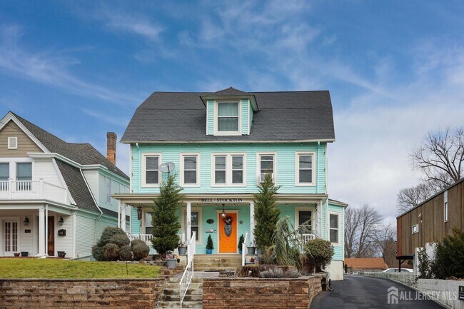 171 N Main St