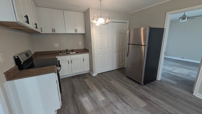 Photo - 1110 Creekwood Dr