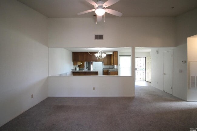 Photo - 132 Bryce Way