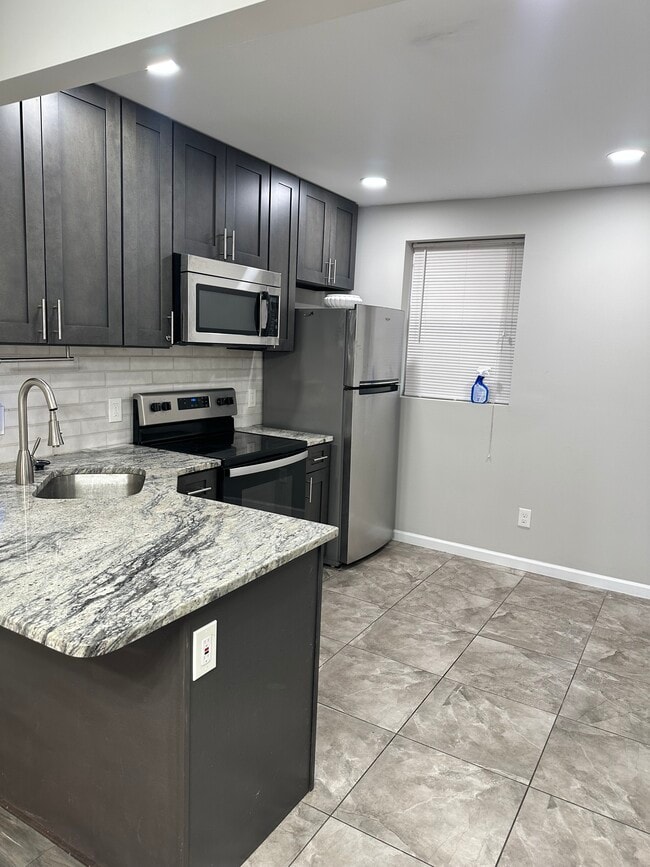 Photo - 1920 S Bonsall St