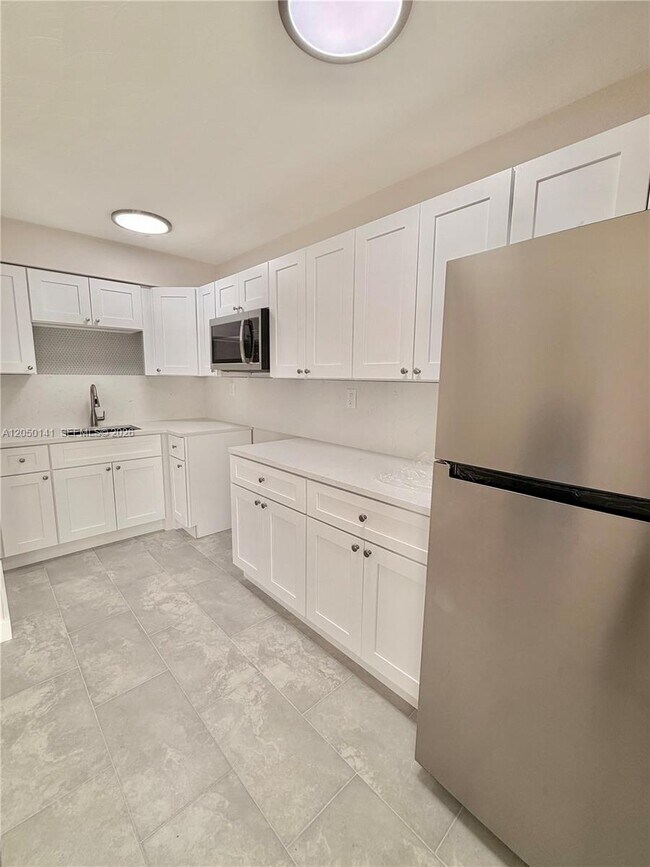 Photo - 1632 NE 4th Pl Unit 2