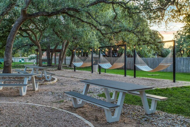 Lakeline Villas